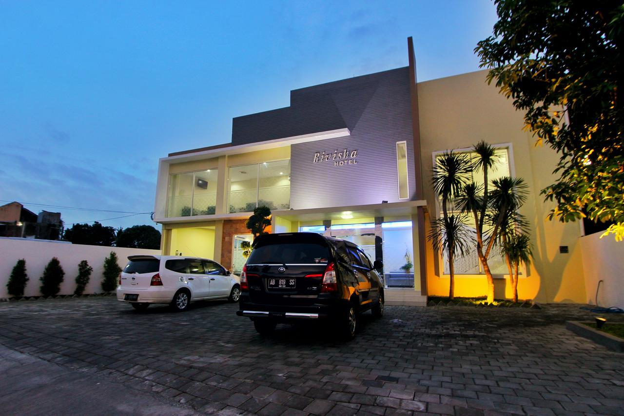 Rivisha Hotel Maguwo Ngoại thất bức ảnh